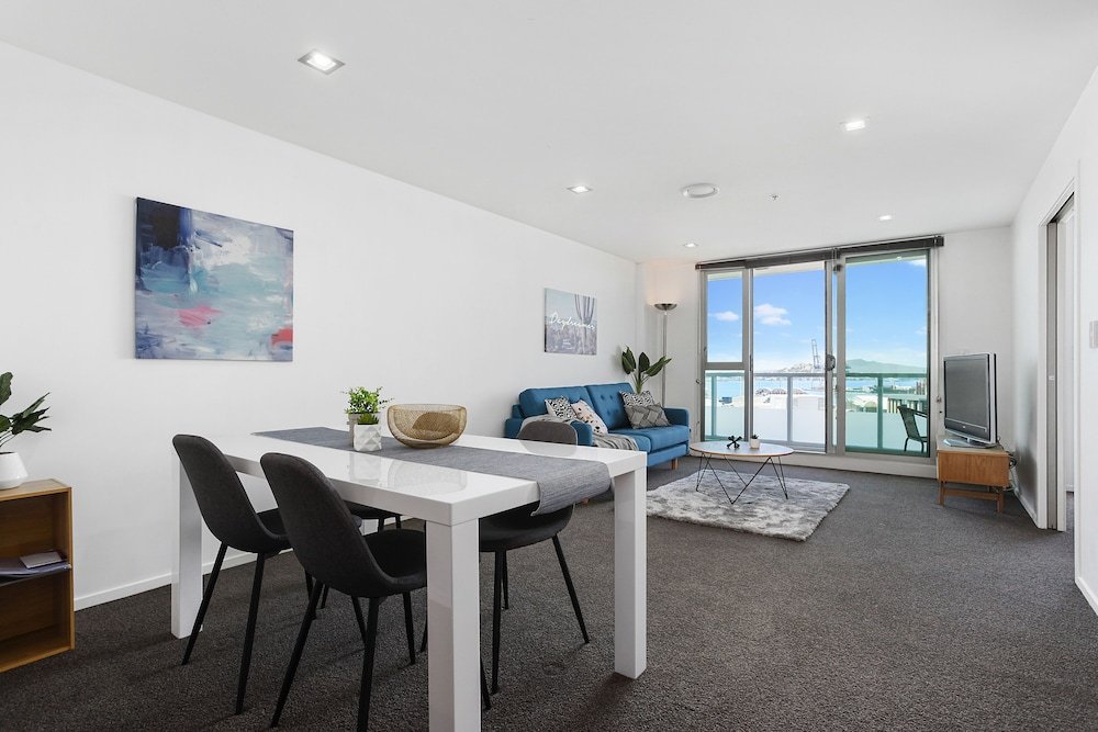 Фото City and Sea Views for Miles