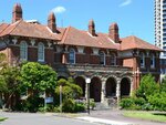 Carnarvon Lodge