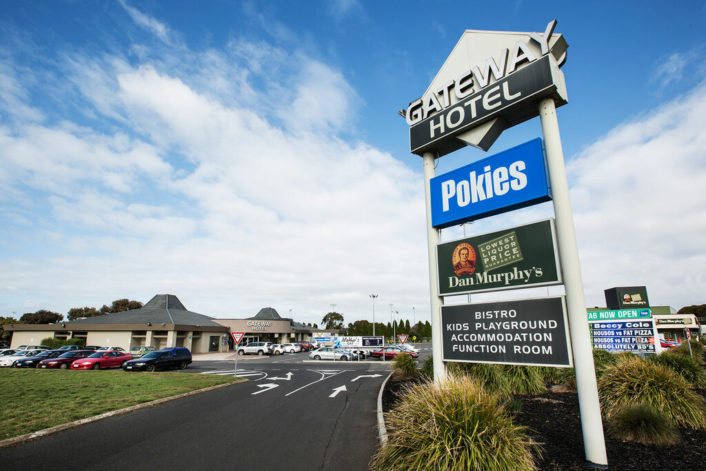 Hotel Nightcap at Gateway Hotel, Geelong, photo