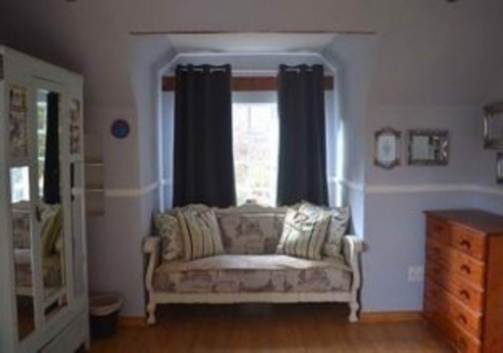 Фото Ambleside Clarens Self Catering Cottages