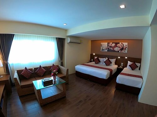 Гостиница Bay Breeze Hotel Pattaya в Паттайе