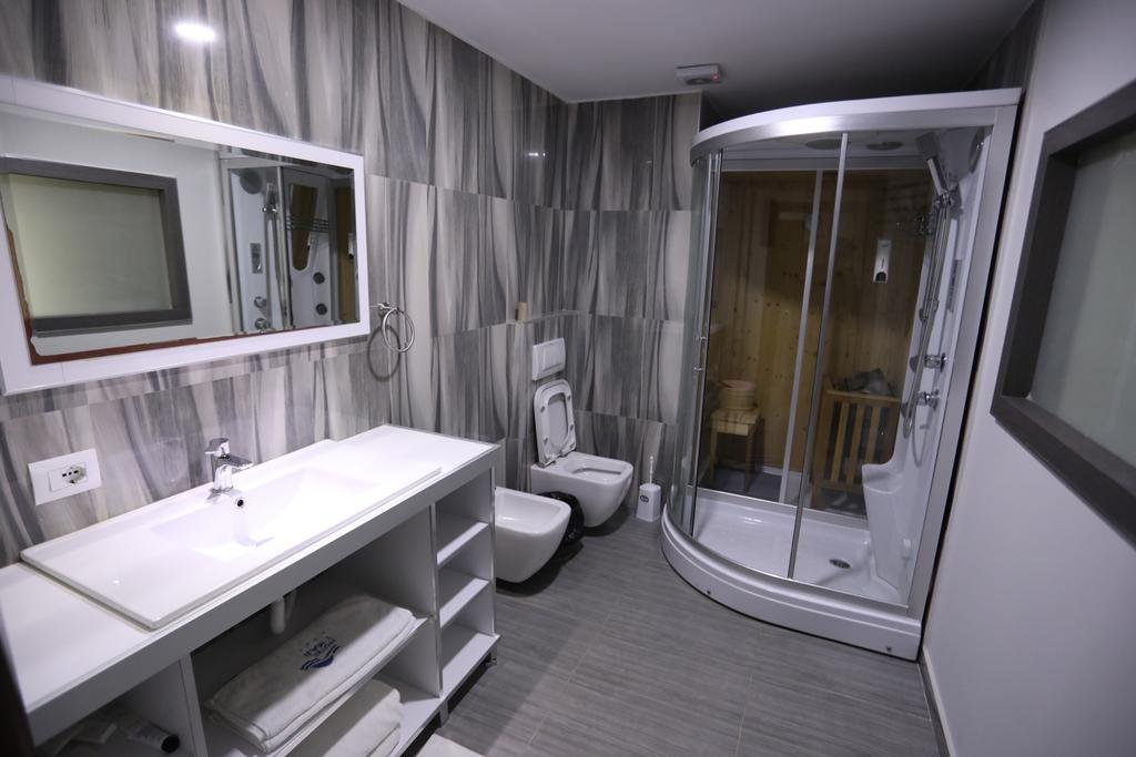 Фото Hotel 1 Maji