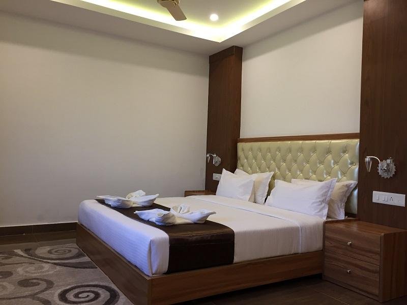 Фото Wyndham Grand Yangon Hotel