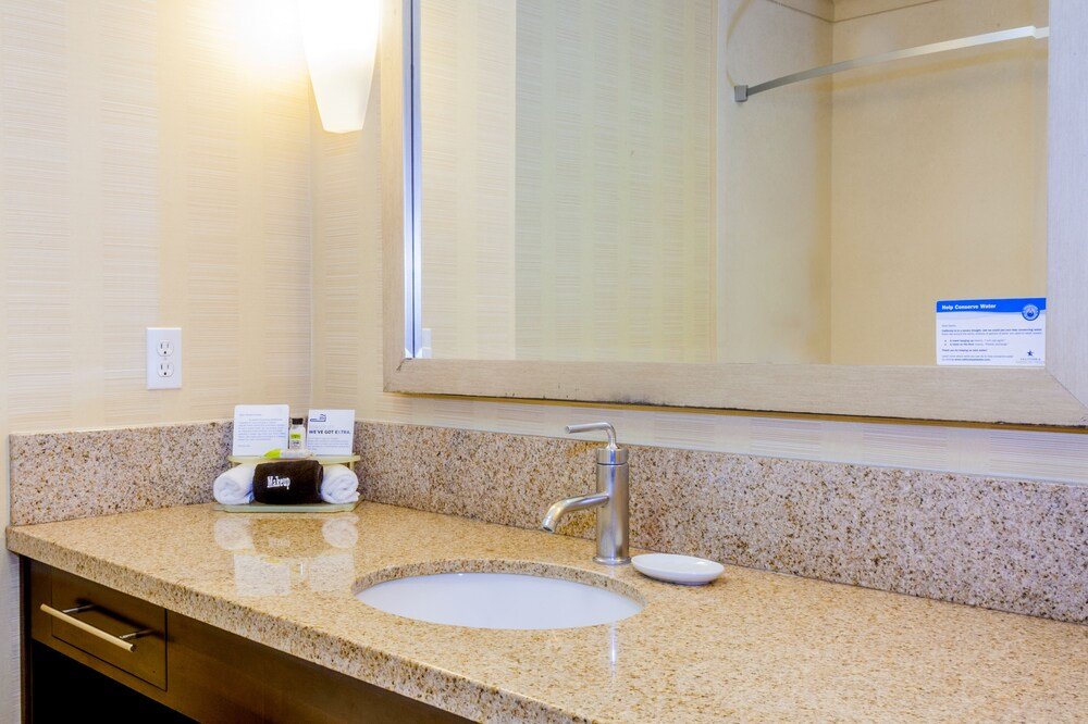 Фото Holiday Inn Express & Suites Salinas, an Ihg Hotel