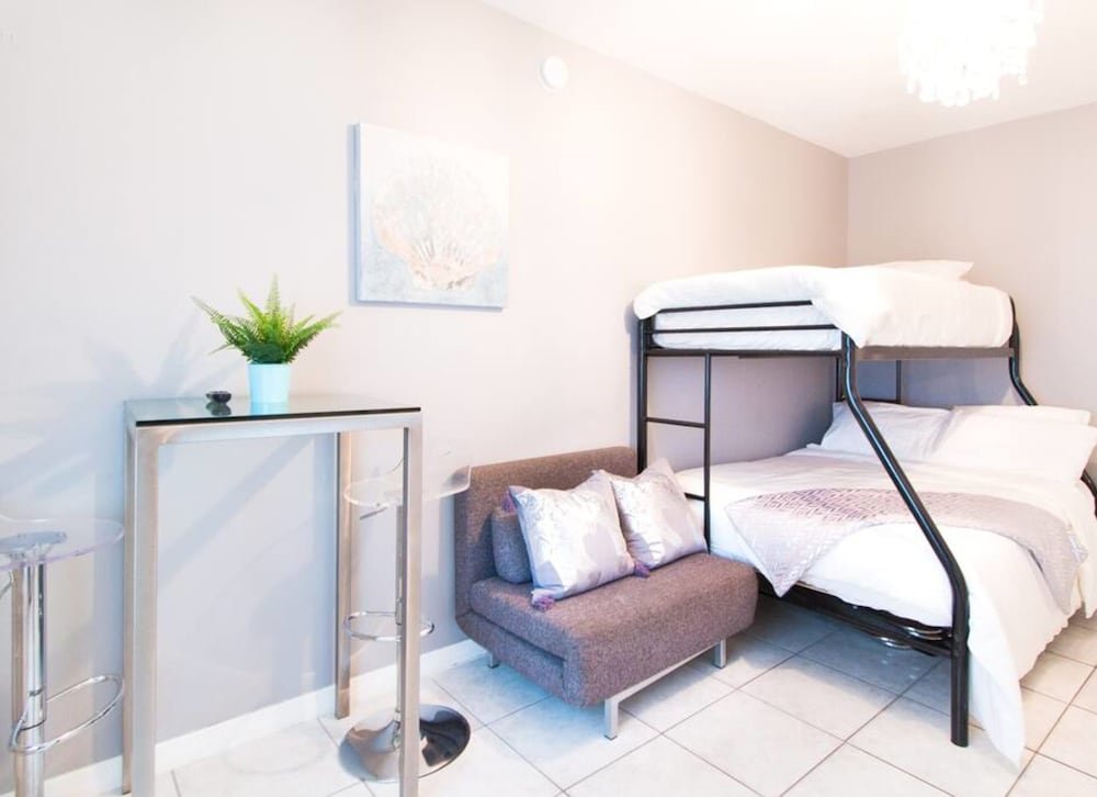 Фото 335 Ocean Walk Apartments