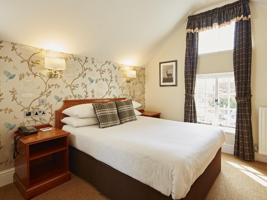 Фото Mandolay Hotel Guildford