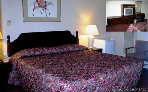 Гостиница Sunset Inn and Suites в Вест Сакраменто