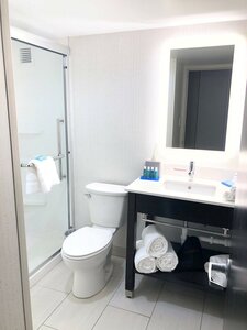 Гостиница Holiday Inn Express Richmond - Midtown, an Ihg Hotel