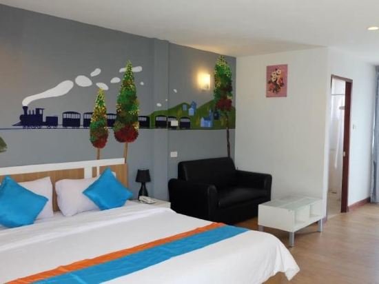 Фото Sea Breeze Residence