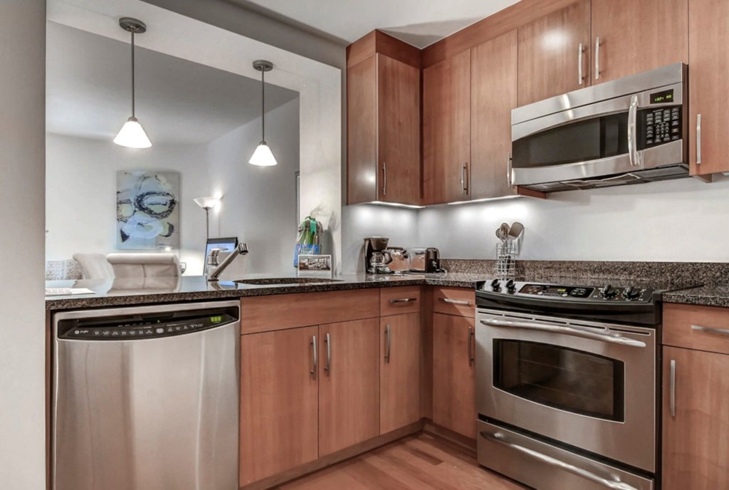 Фото Global Luxury Suites at The Convention Center