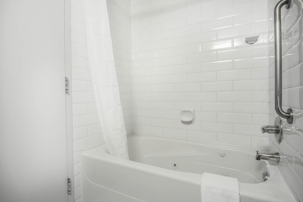 Фото Comfort Hotel Vancouver Airport