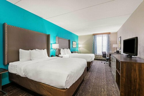 Гостиница La Quinta Inn & Suites by Wyndham Jamestown в Джеймстауне