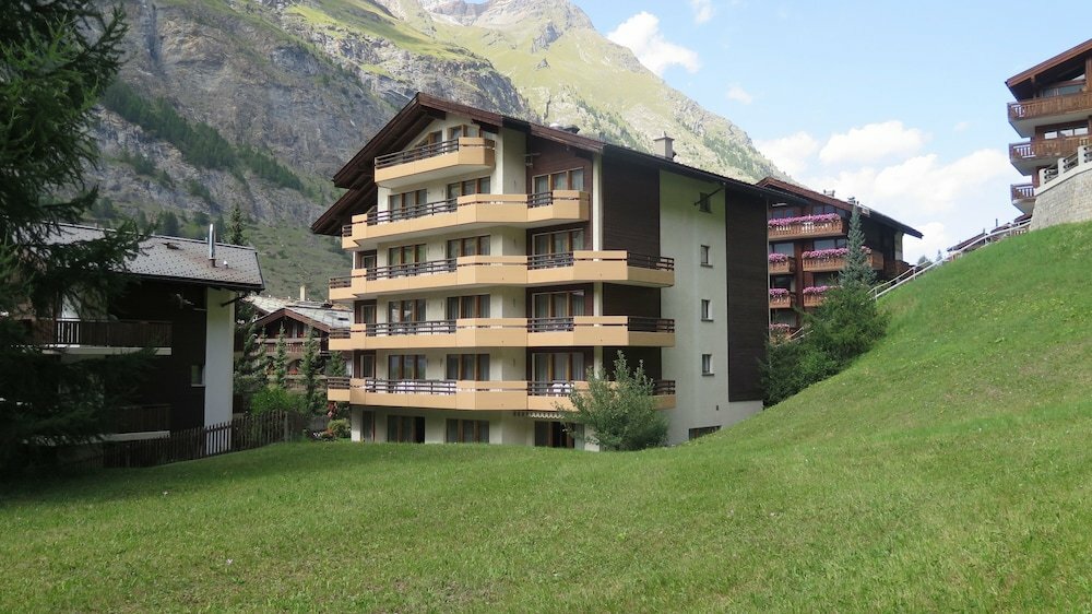 Hotel BaseCamp Hotel Apartments, Valais, photo
