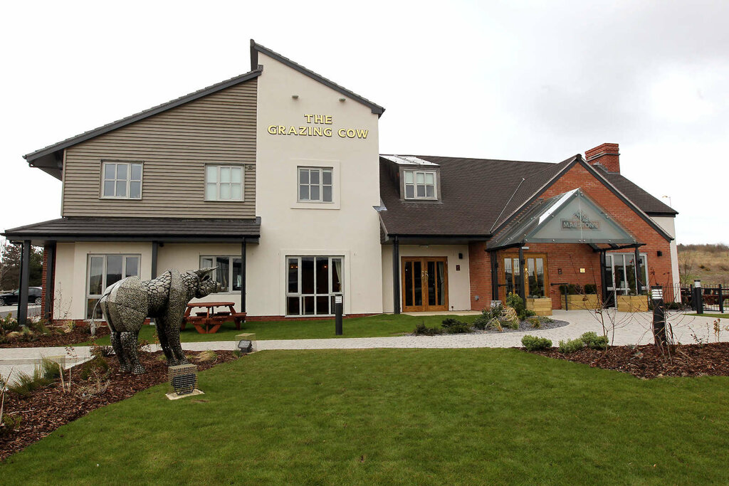 Bar, pub Grazing Cow, England, photo