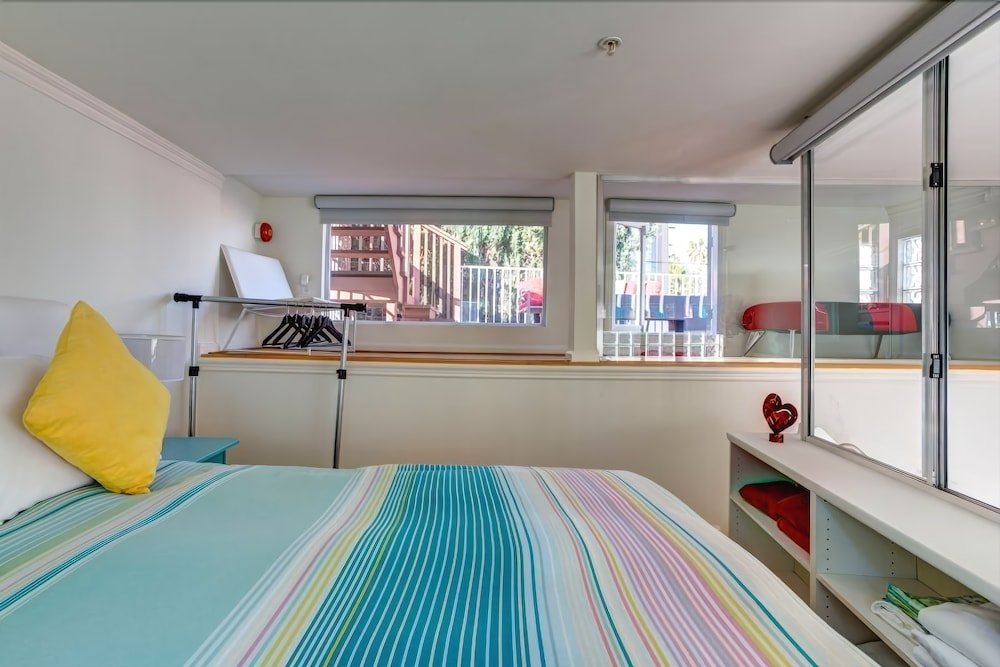 Фото Beverly Hills Modern Guesthouse