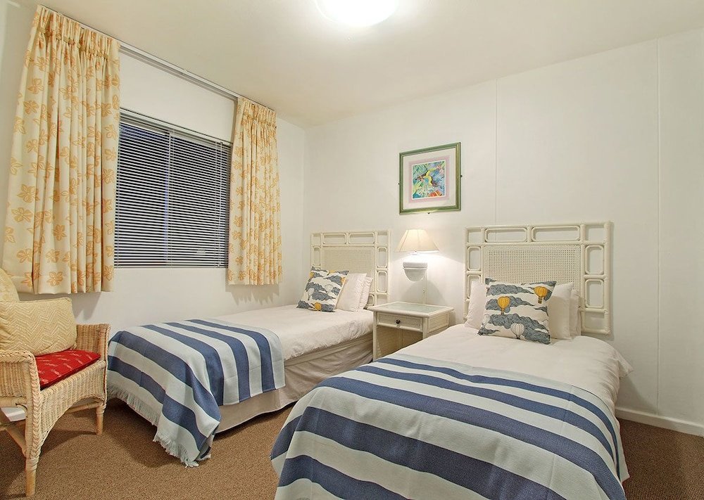 Фото Dolphin Beach Hotel