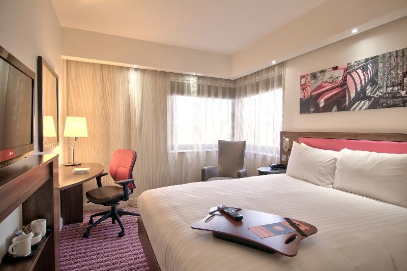 Фото Hampton by Hilton London Luton Airport