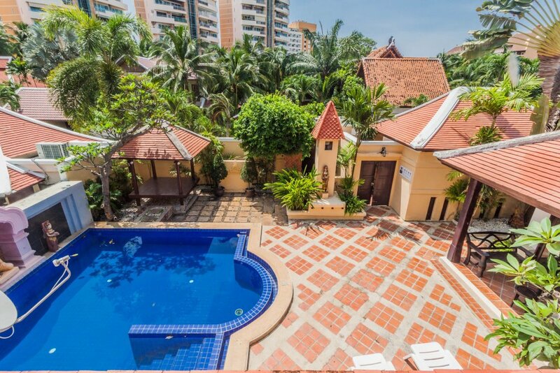 Гостиница Chateau Dale Beach Resort в Паттайе