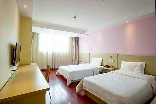 Гостиница 7Days Inn Wuhan Wuchang Train Station Shuoyi Road Subway Station Branch в Ухане