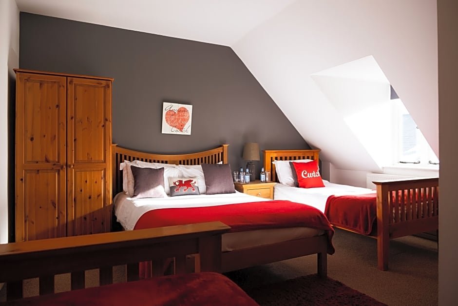 Фото Отель The Kings Arms