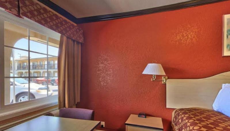 Фото Rodeway Inn Capitol