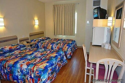 Гостиница Motel 6 - Toronto - Brampton