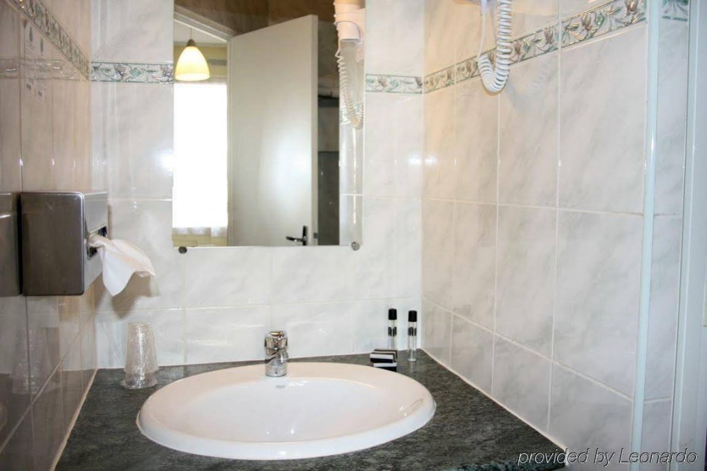 Фото Comfort Hotel Alba Rouen