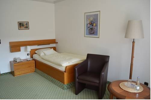 Фото Hotel Zum Goldenen Hirsch