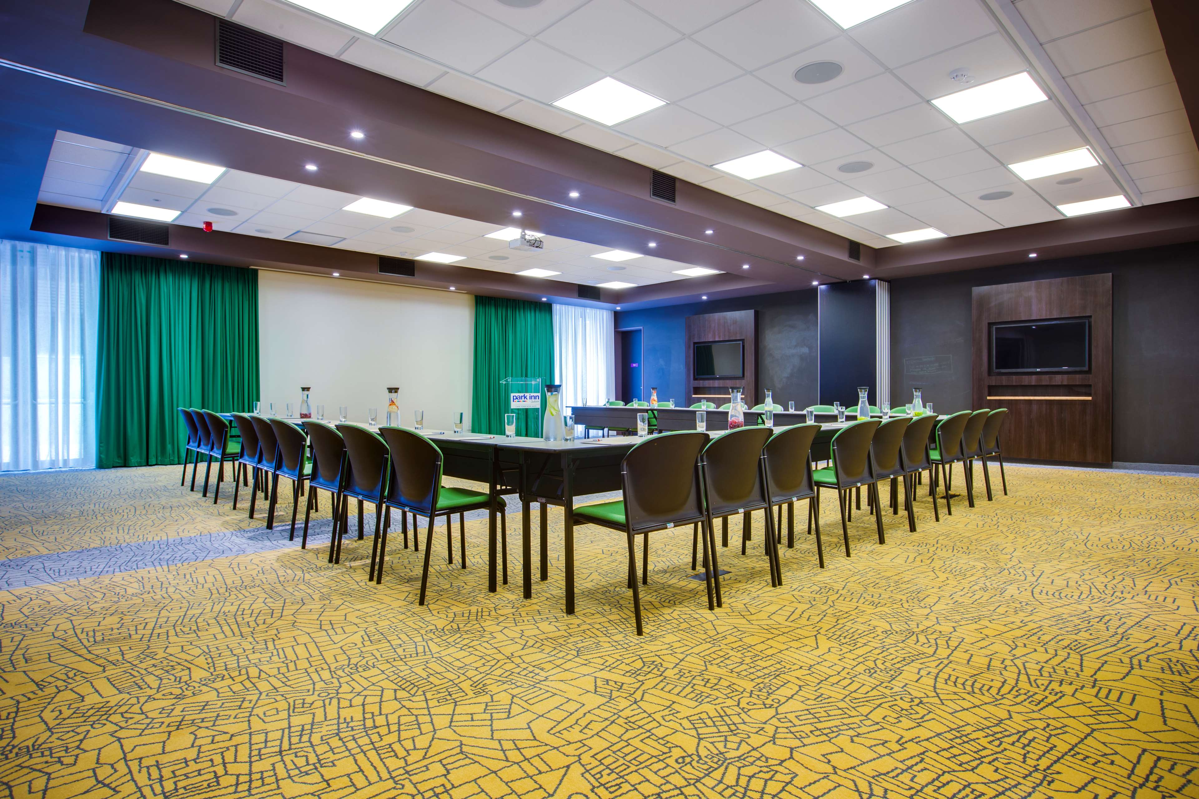 Фото Park Inn by Radisson Cape Town Newlands