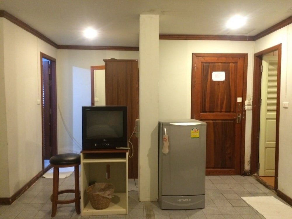 Фото Pimpimarn Beach Hotel