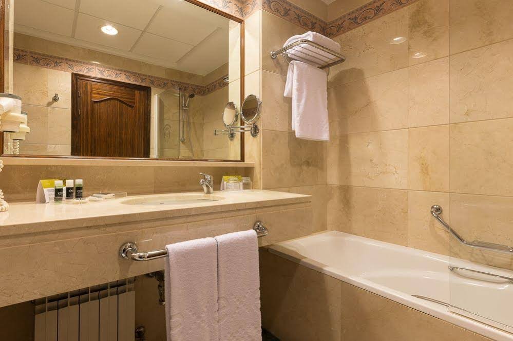 Фото Exe Reina Isabel