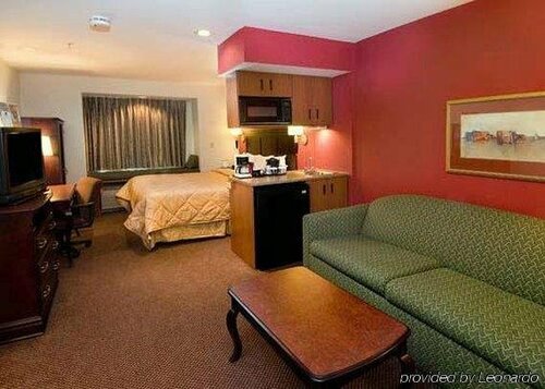 Гостиница Comfort Inn & Suites Airport Dulles - Gateway