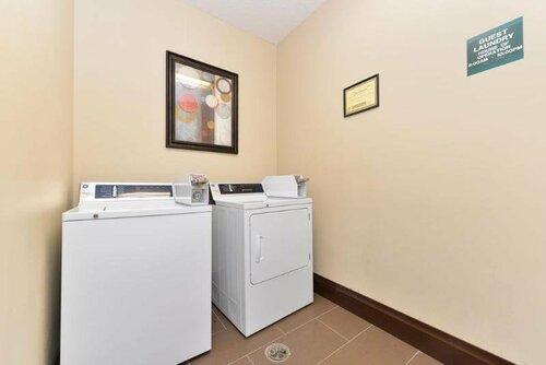 Гостиница Comfort Suites в Бартлетте
