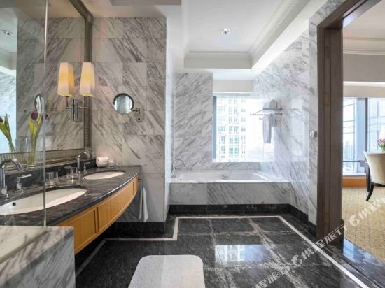 Фото The Ritz-Carlton Jakarta Mega Kuningan