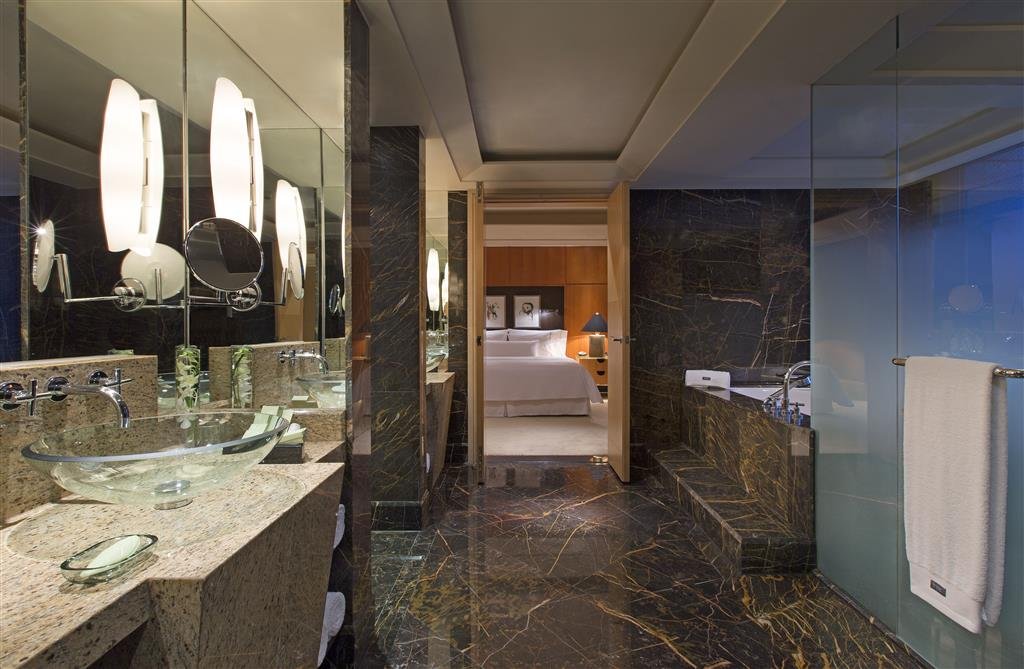 Фото The Westin Bund Center Shanghai