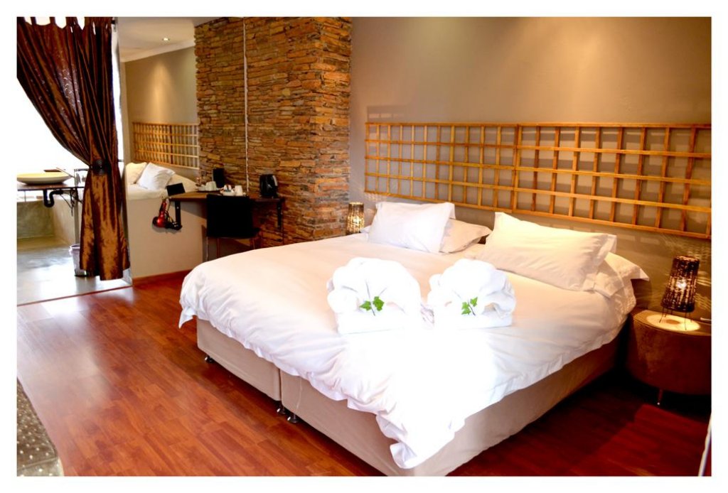 Фото African Moon Corporate House