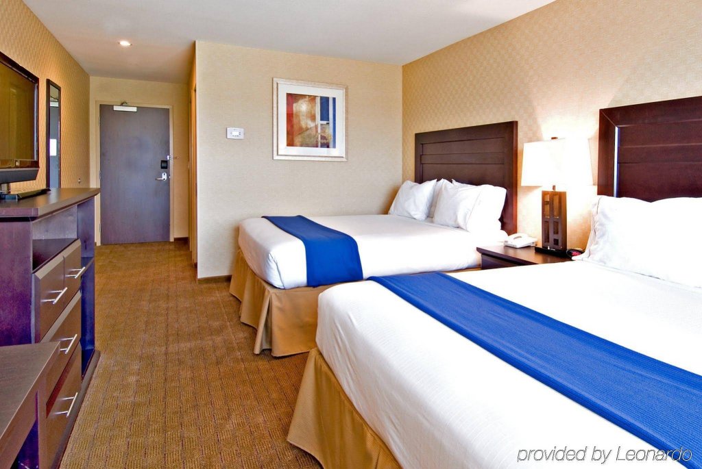 Фото Holiday Inn Express Hotel & Suites Riverport Richmond