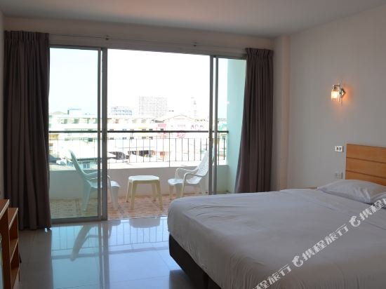 Фото Baan Manthana Hotel