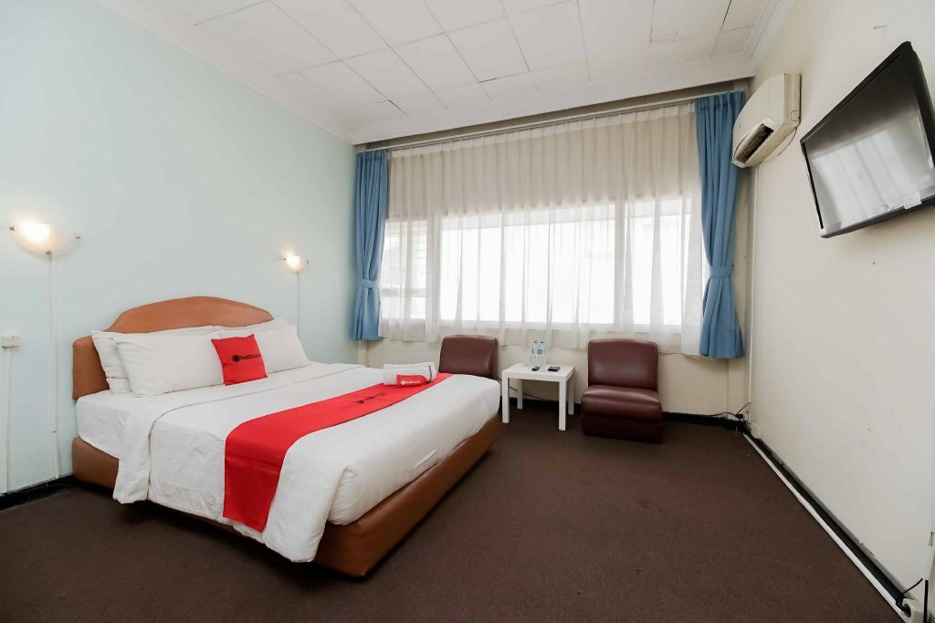 Hotel RedDoorz Plus near Plaza Blok M, Jakarta, photo
