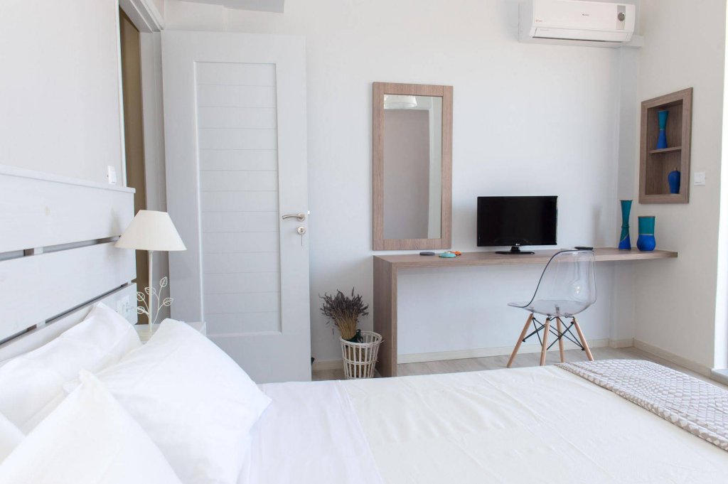 Фото Emerald Lake Studios