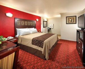 Studio Inn and Suites at Promenade Downey (California, County of Los Angeles, Downey, Lakewood Boulevard), hotel