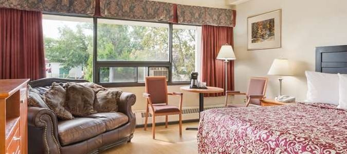 Фото Travelodge Edmonton East