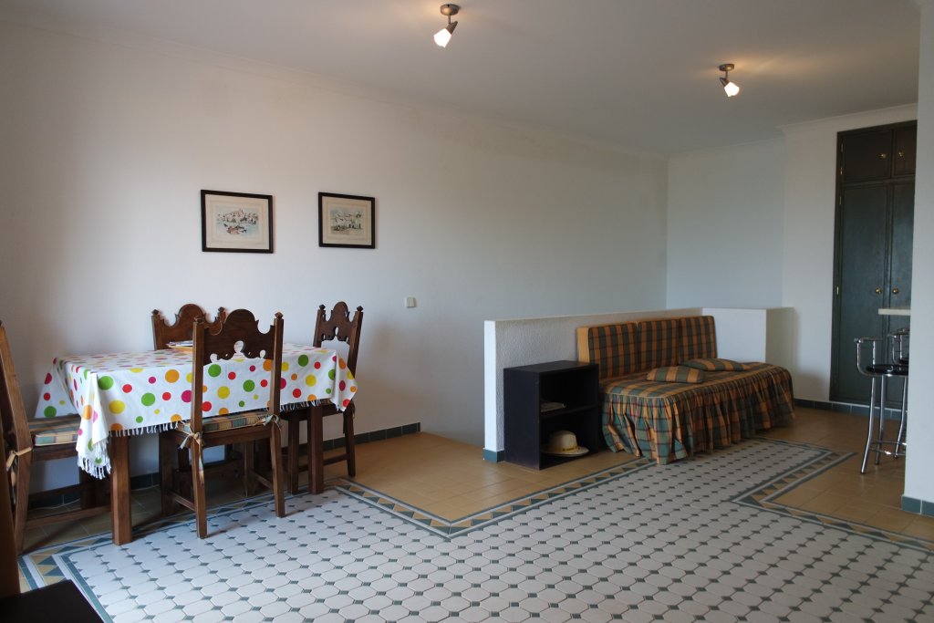 Фото A15- Cliffside Beach Apartment by Dreamalgarve