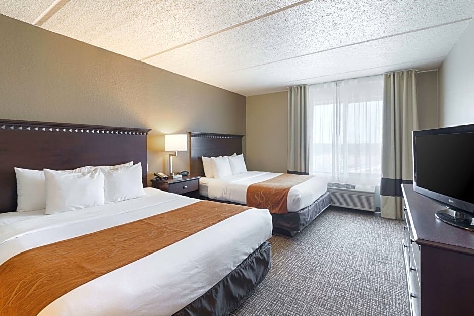 Фото Comfort Suites Austin Airport