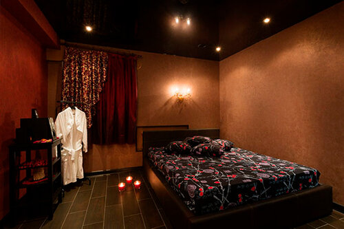 Porno lesbiyankalar bir birining mushuklarini yalaydi