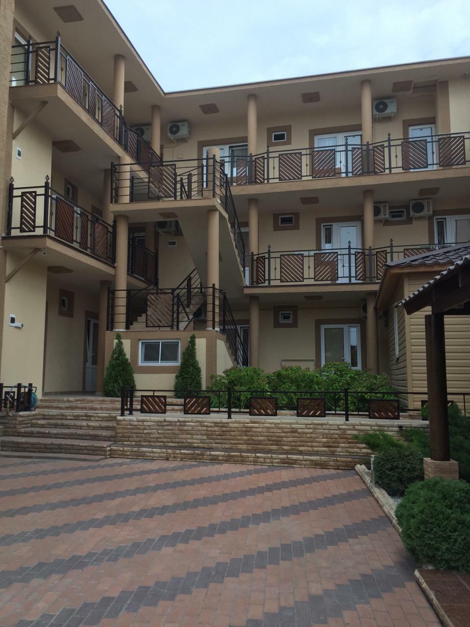 Фото отеля 2