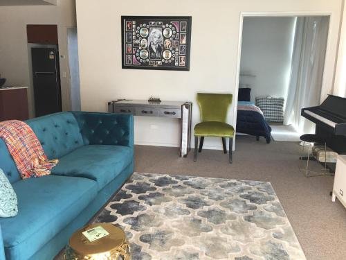 Фото Peep Sleep Chevron Towers