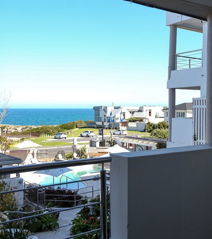 Фото Misty Waves Boutique Hotel