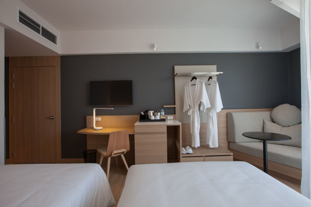 Фото Andaman Beach Hotel Phuket Patong - Handwritten Collection