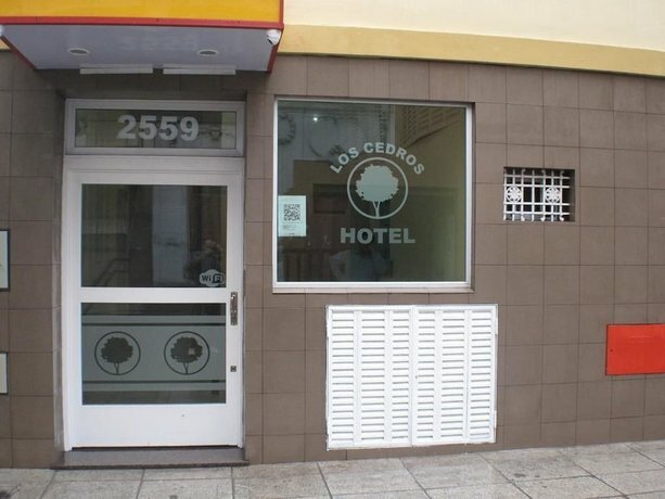 Гостиница Los Cedros Hotel в Буэнос-Айресе
